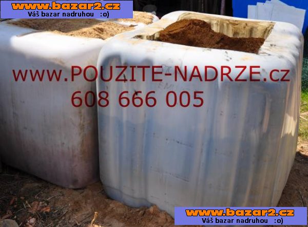 1000l IBC kontejner - plastová nádrž, sud, žumpa