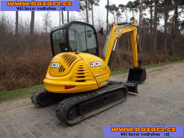 2011 JCB 8065