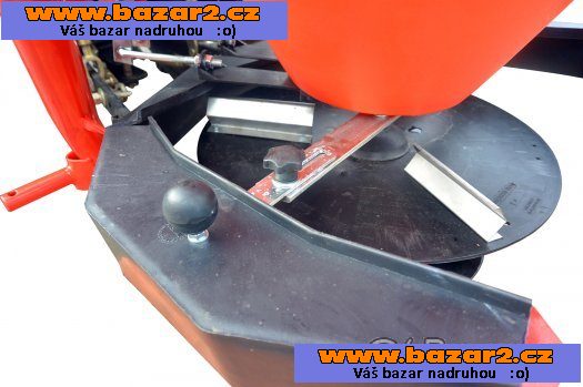 Rozmetadlo Dexwal 300 l 