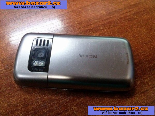 Mobilní telefon Nokia C6-01
