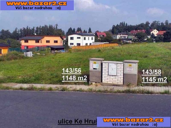 Pozemek na RD ve Strančicích, vlakové spojení s Prahou.