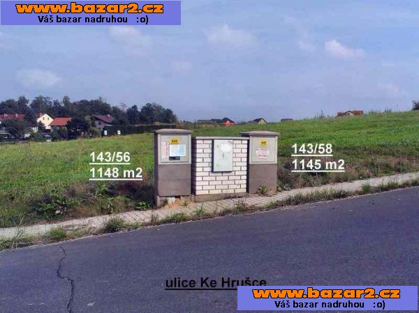 Pozemek na RD ve Strančicích, vlakové spojení s Prahou.