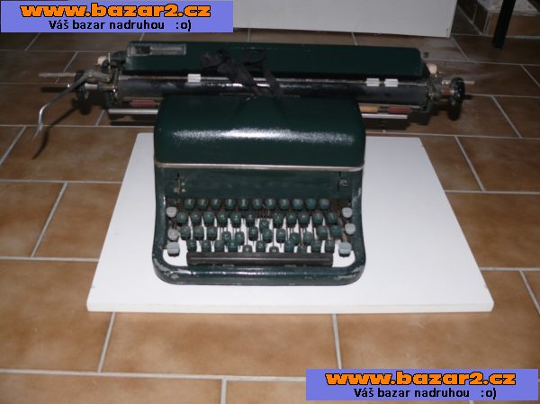 Starožitný psací stroj