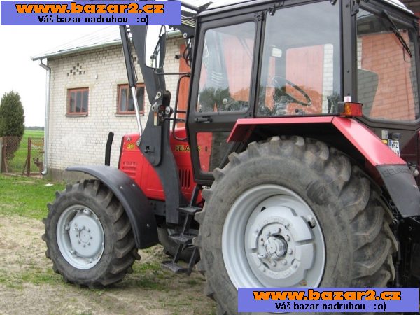 Belarus 95TRP s čelním nakladačem