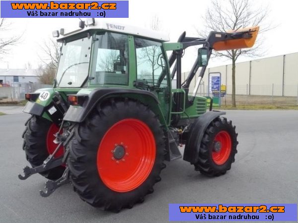 Fendt FRM30.K7 s čelním nakladačem