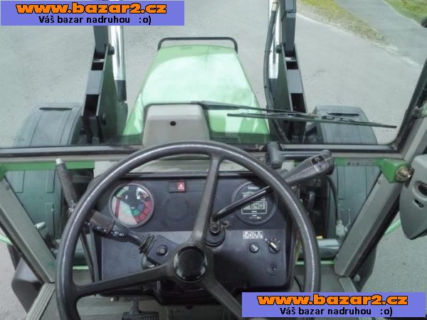 Fendt FRM30.K7 s čelním nakladačem