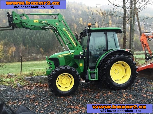 John Deere 5W08-0M s čelním nakladačem