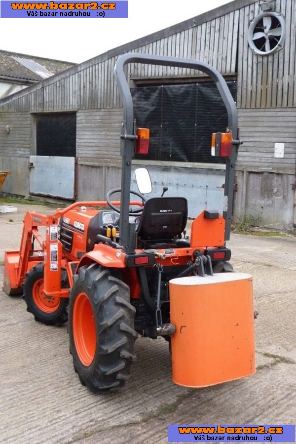 Kubota B21-1R0 s čelním nakladačem