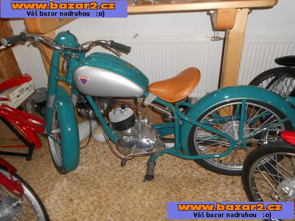 Provádíme kompetní renovaci motocyklu..