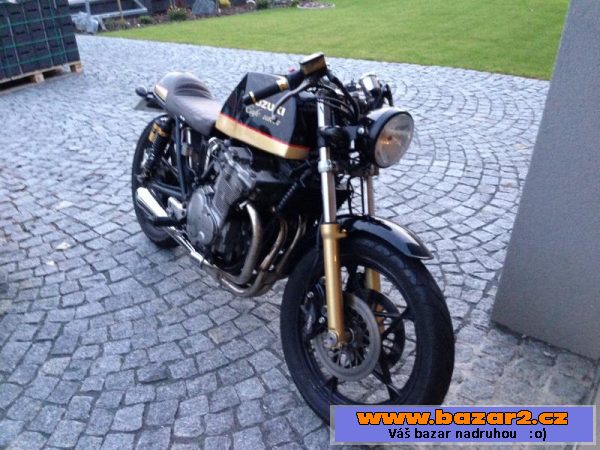 Suzuki Cafe racer