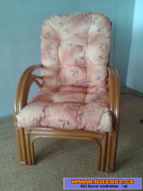 Elegantní ratanová sedací souprava