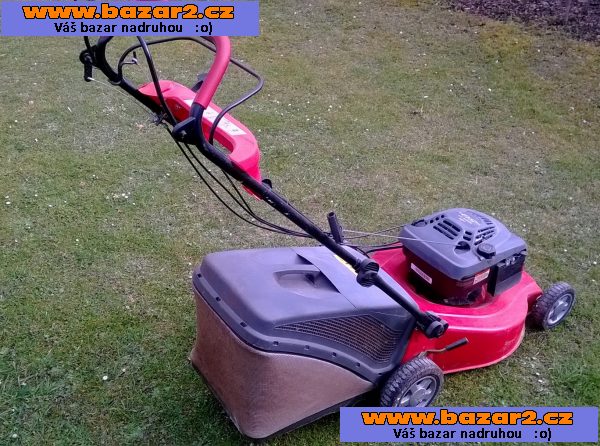 Benzinová sekačka s pojezdem Briggs Stratton Quantum XLC 50.