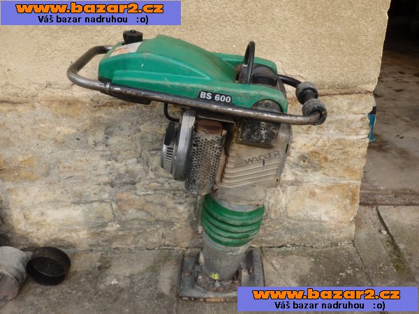 Vibrační pěch Wacker