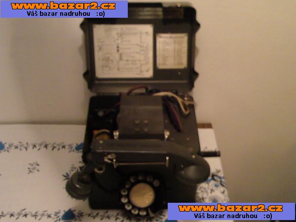 Vojenský telefon