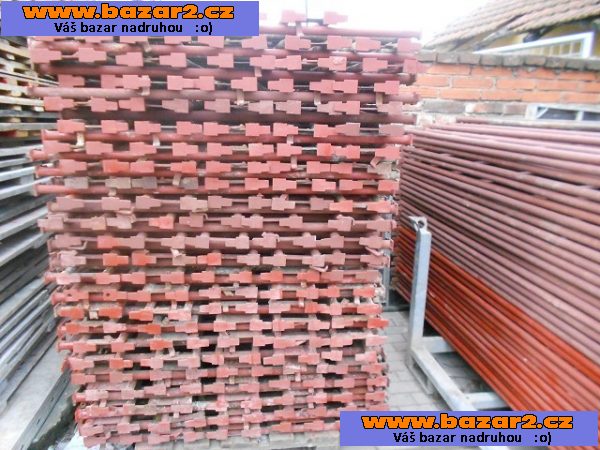 Prodam haki leseni 80 kostek.Tel:721054760
