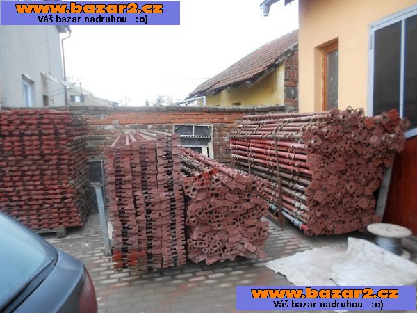 Prodam haki leseni 80 kostek.Tel:721054760