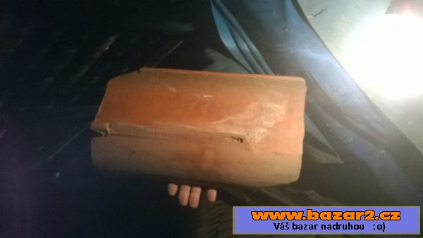 Střešní tašky ve velmi dobrém stavu