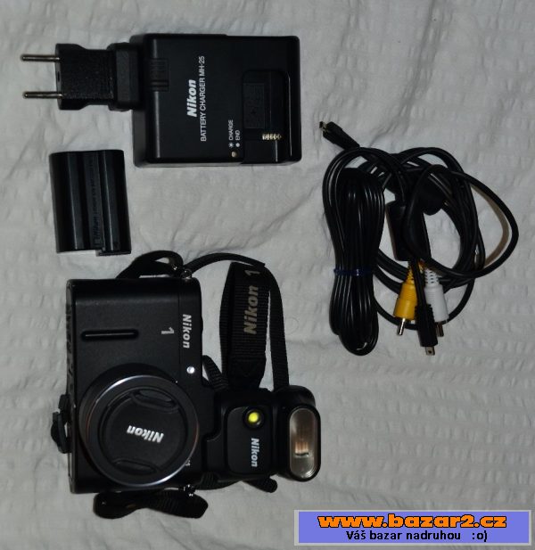 NIKON 1 V1 s obj. 10-30 VR a blesk 