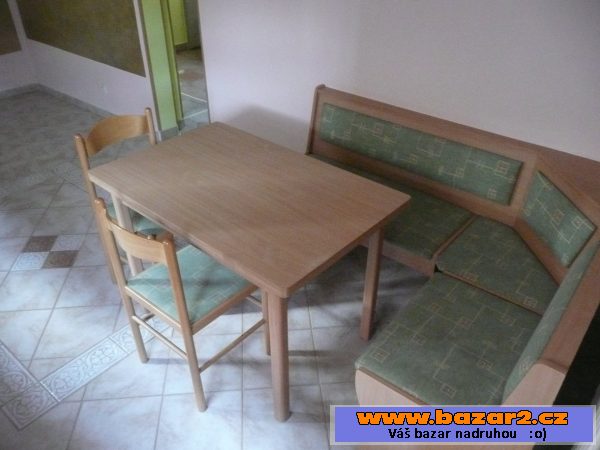 Rohová lacive, stůl + 2x židle