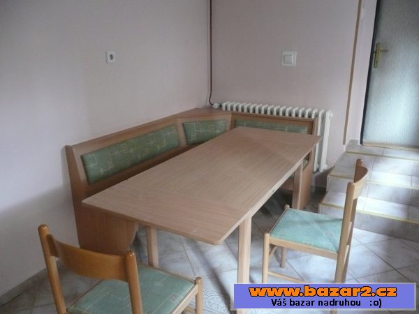 Rohová lacive, stůl + 2x židle