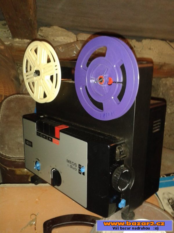 Prodám promítačku na 8mm film