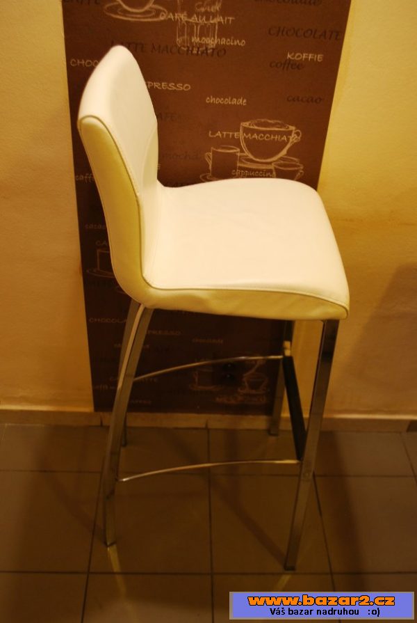 Výrobník ledu, židle stoly bar víno