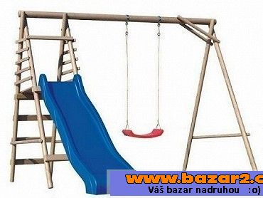 Hřiště pro děti (houpačka, skluzavka)