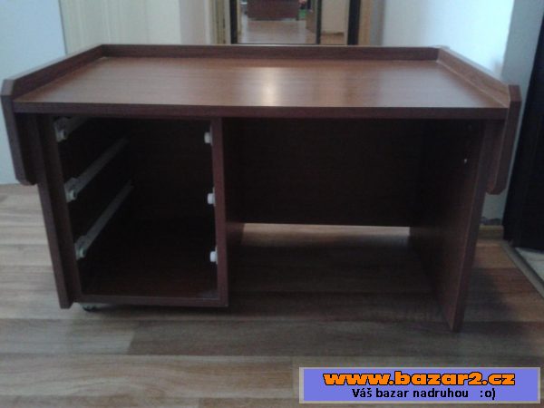 Nízký stolek pod TV či na květiny