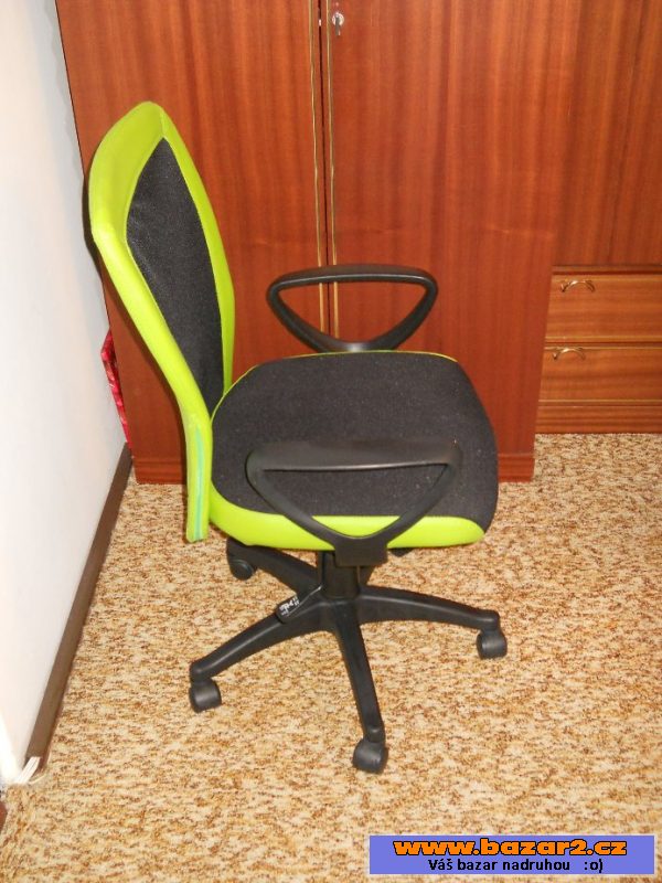Úplně NOVÉ kancelářské křeslo