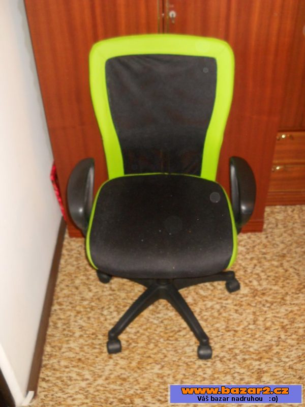 Úplně NOVÉ kancelářské křeslo