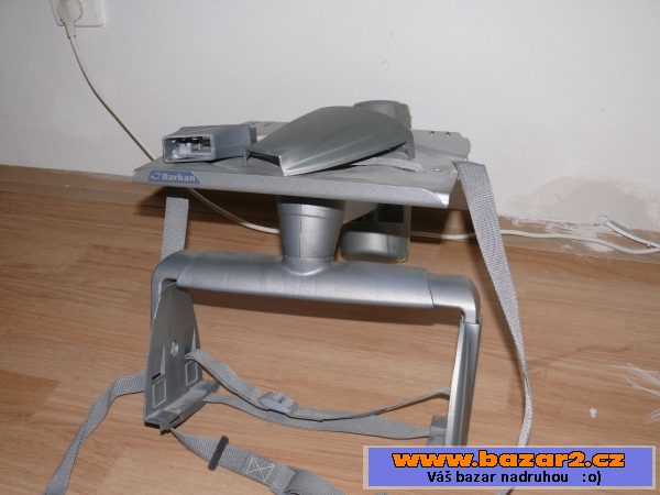 Držák TV