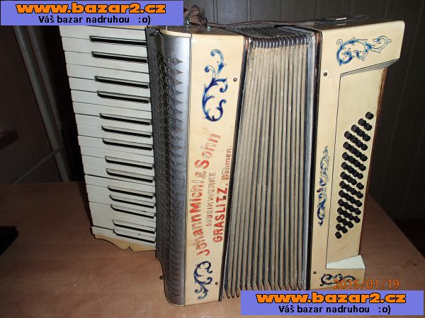 Harmonika z 30.let min.století