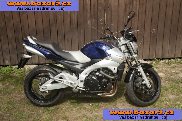 SUZUKI GSR 600