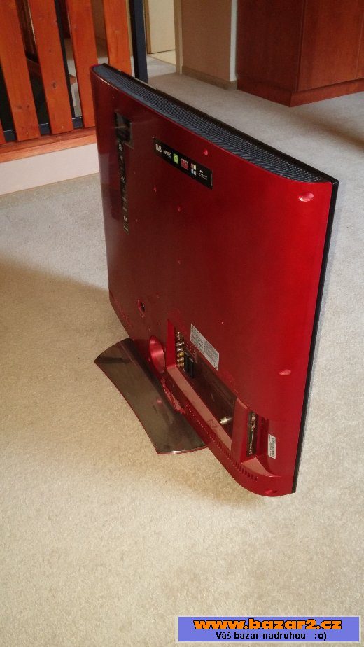   LCD od LG , značka 32LG 6000