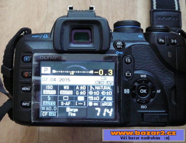 Olympus E520
