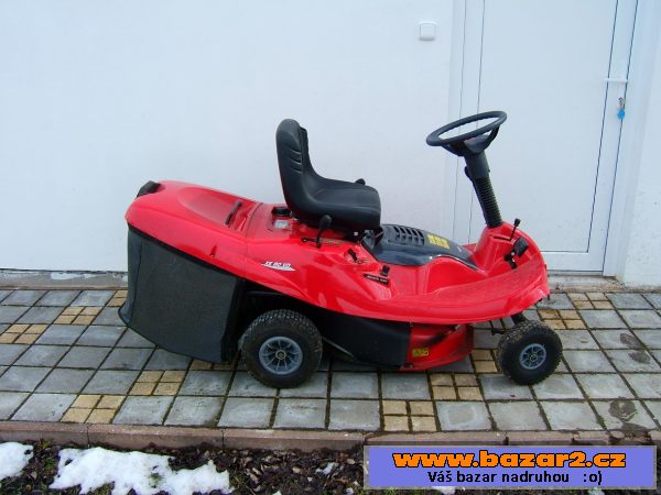 Zahradní traktor XE 80 VD