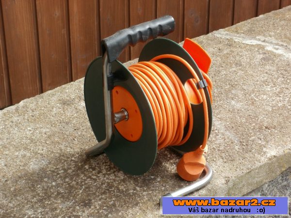 Prodlužovací kabel na bubnu - 20m
