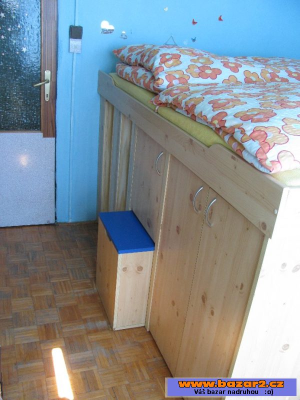 Nabízím vestavěnou postel
