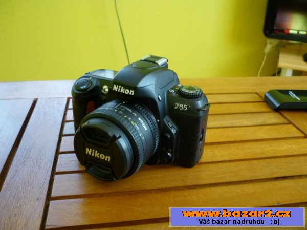 Fotoaparát Nicon F65 + objektiv 