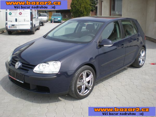 VOLKSWAGEN Golf 1,6 FSI - sport. úprava TOP!