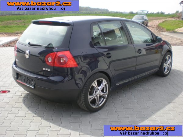 VOLKSWAGEN Golf 1,6 FSI - sport. úprava TOP!