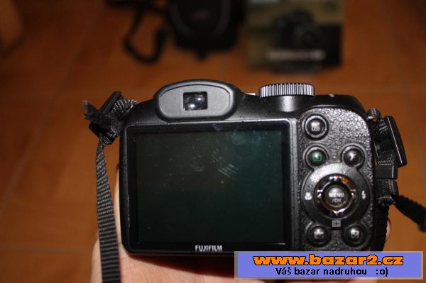 Fujifilm FinePix S2500HD