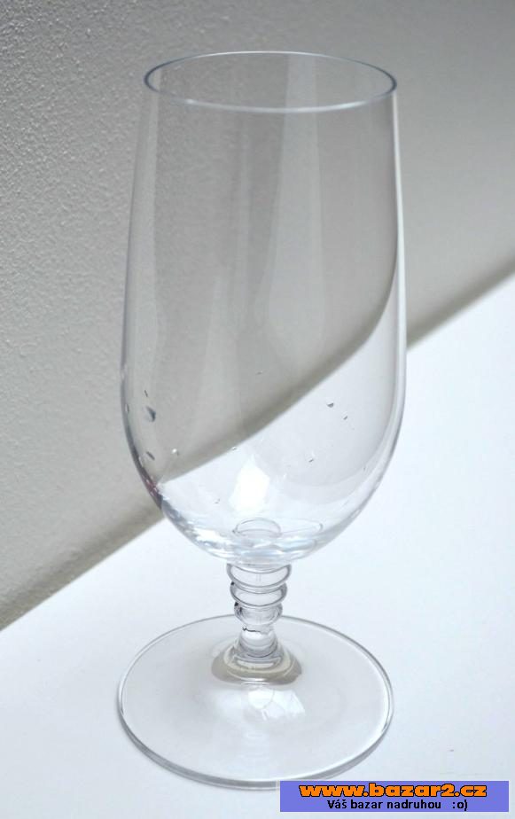 Sklenice na pivo, koňak a šampaňské