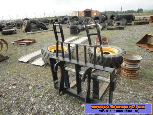 Paletizační vidle na CAT 930  