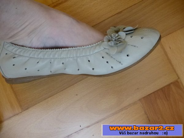 Béžové baleríny vel. 37