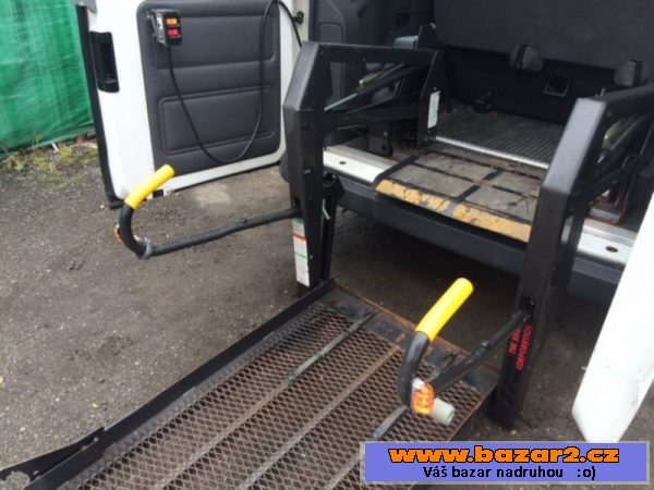 Hydraulická rampa pro vozíčkáře