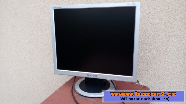LCD  monitor Samsung 19