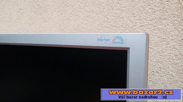 LCD  monitor Samsung 19