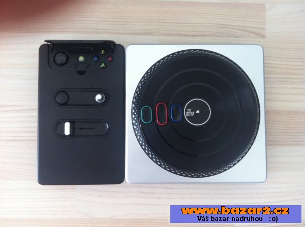 Xbox 360 Slim 250GB + příslušenství