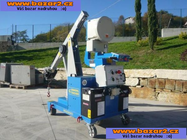 Pojízdný elektrický jeřáb Gruniverpal GB300 